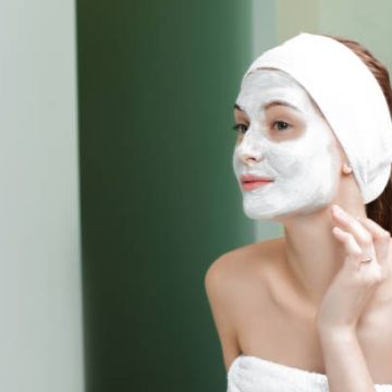 4 Apple Face Pack Recipes For Various Skin Types